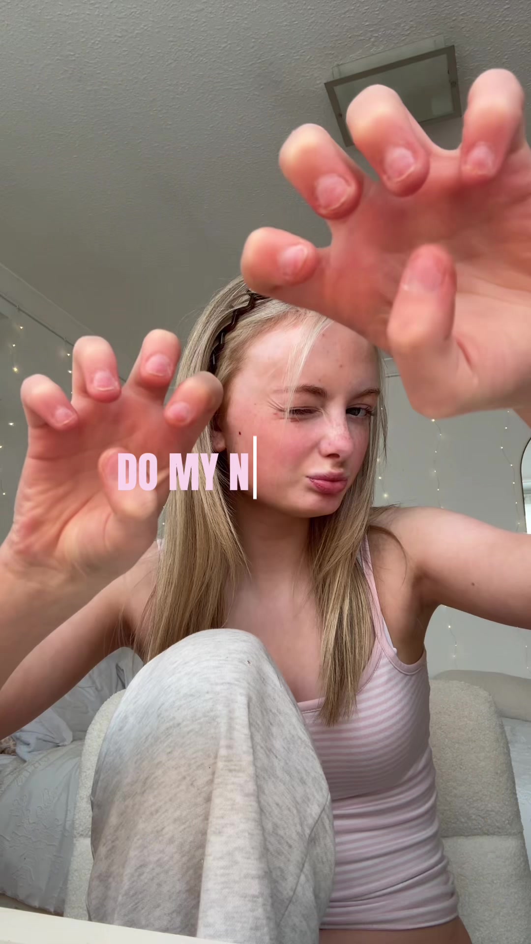 @𝙢𝙤𝙡𝙡𝙮