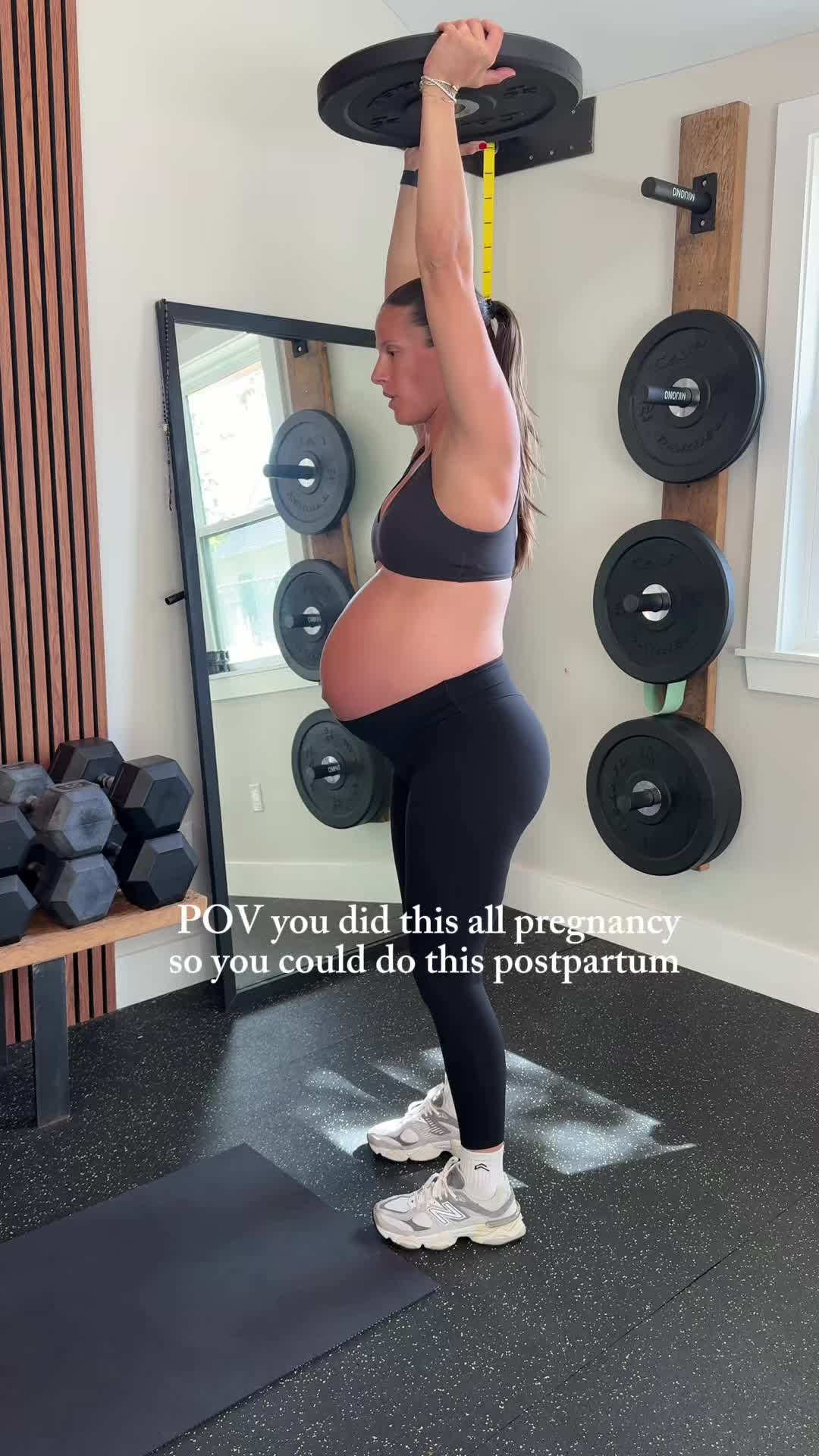 @Ari | Motherhood & Fitness