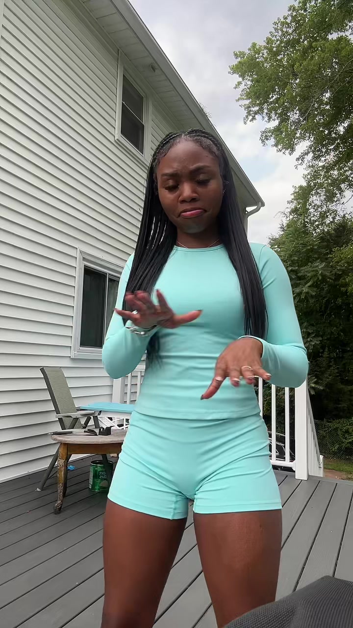 @Y8 🧟&zwj;♀️