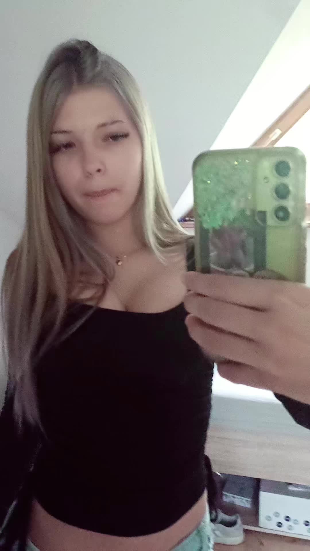 @lara.burjek