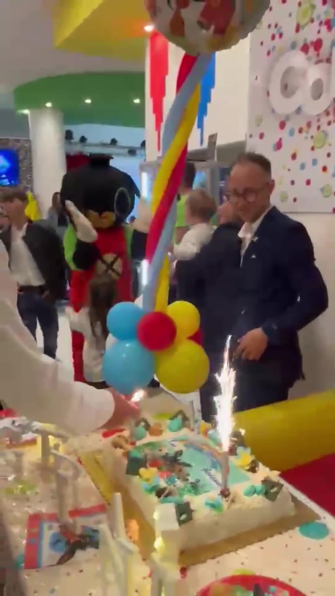 @Sas&agrave;💥