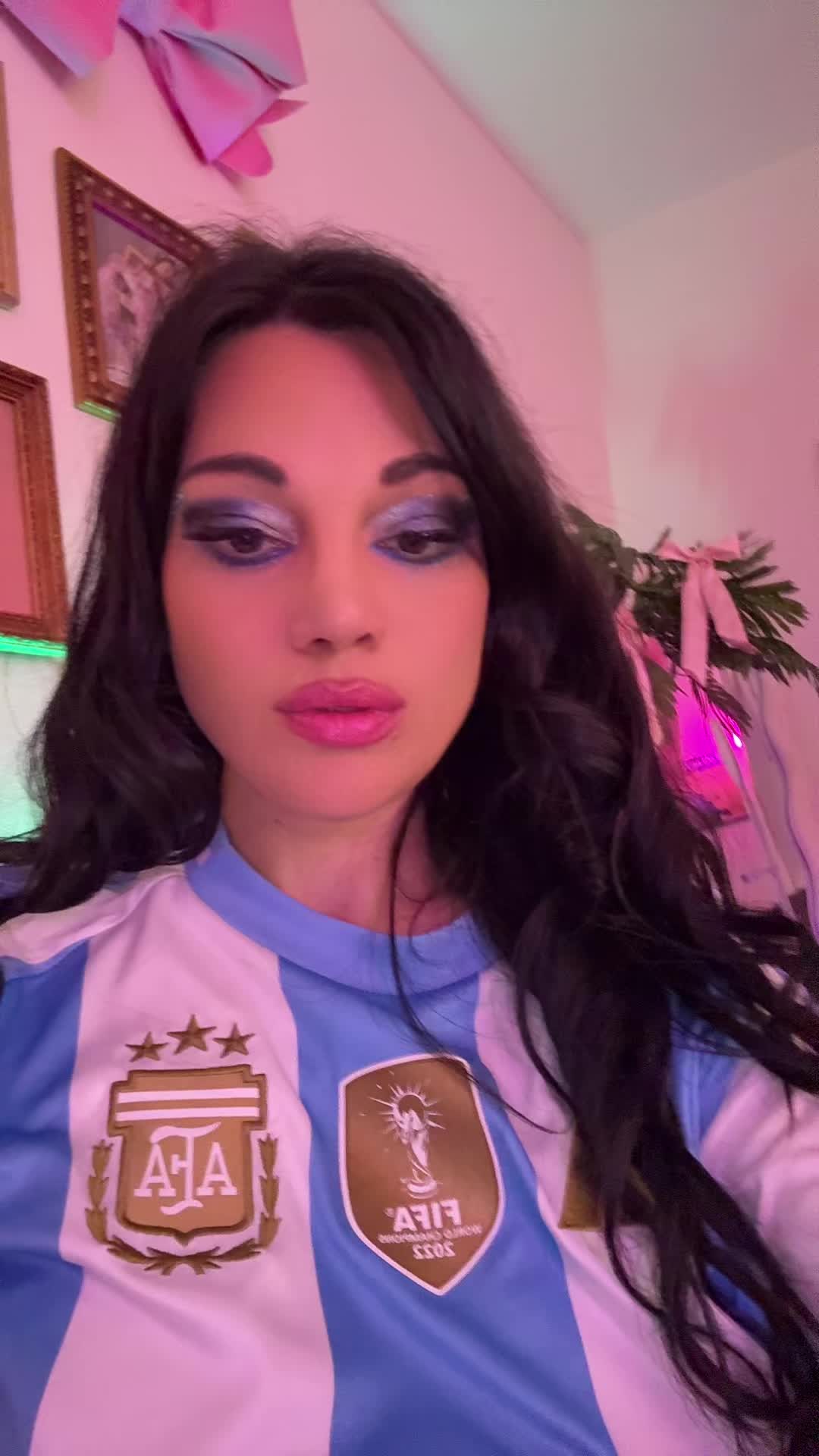 @itsmonaazar