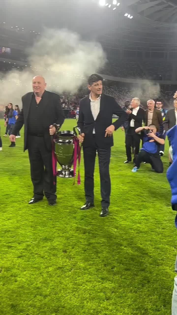 @Steaua București