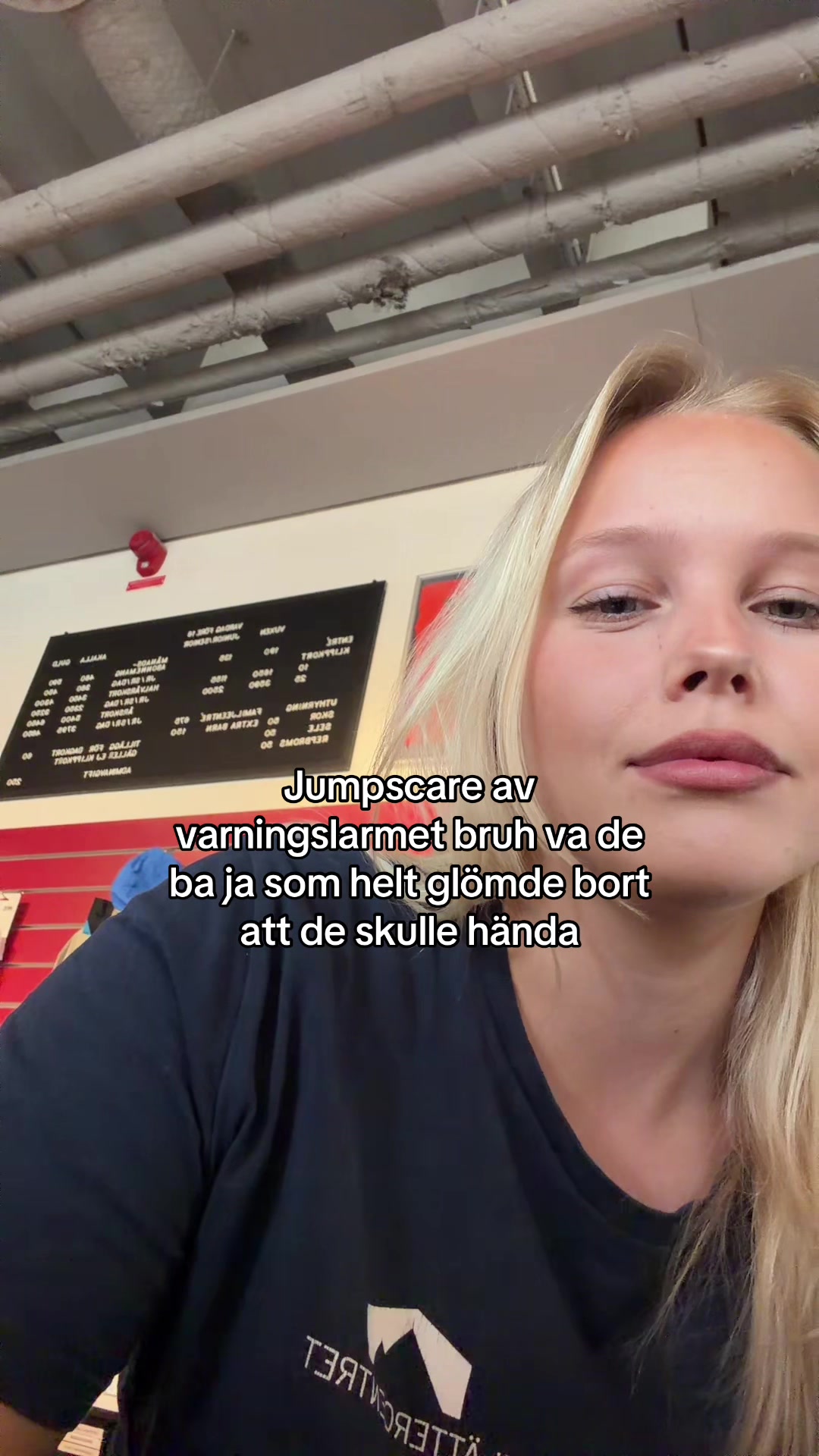 @elisedrinksalmondmilk