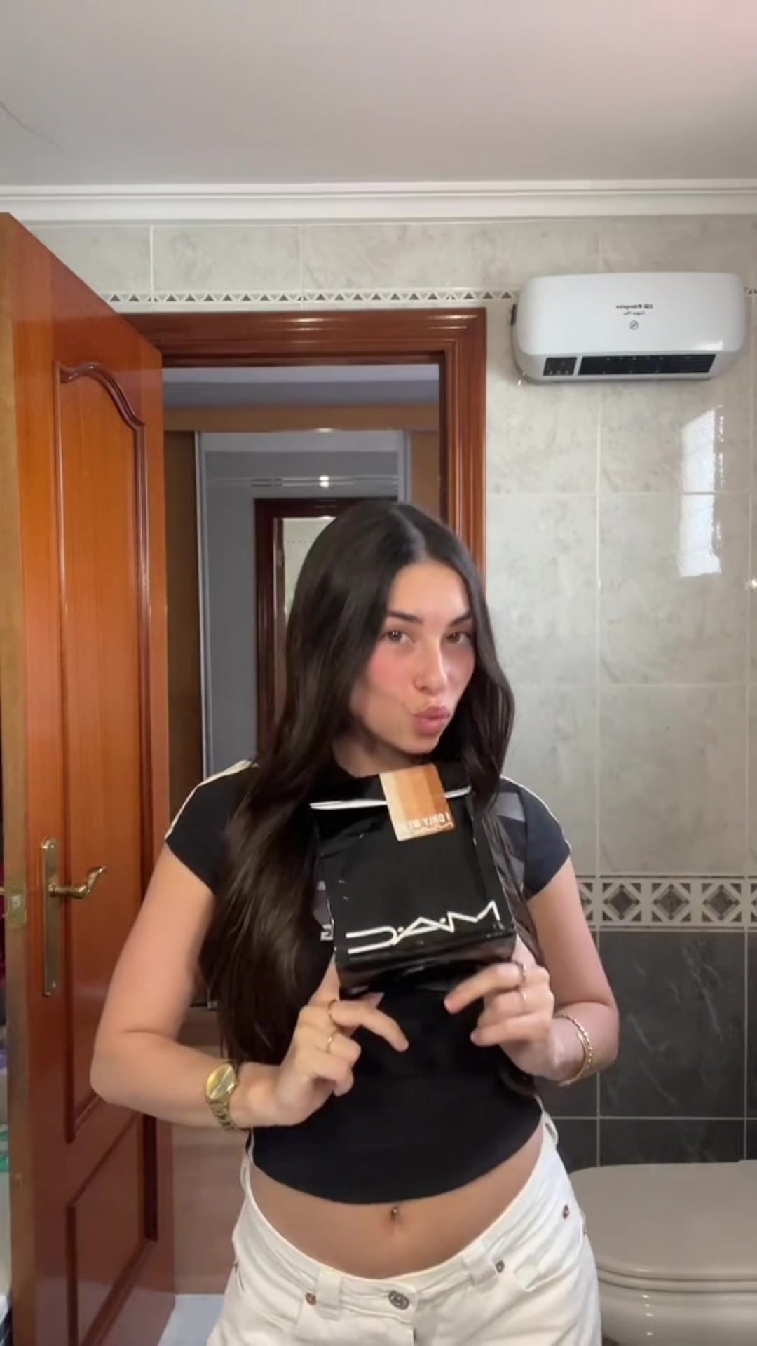 @Elena Ballesteros
