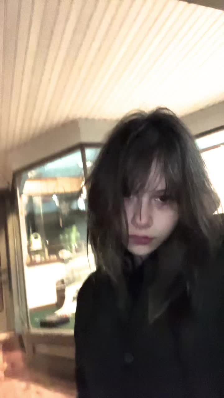 @hallow