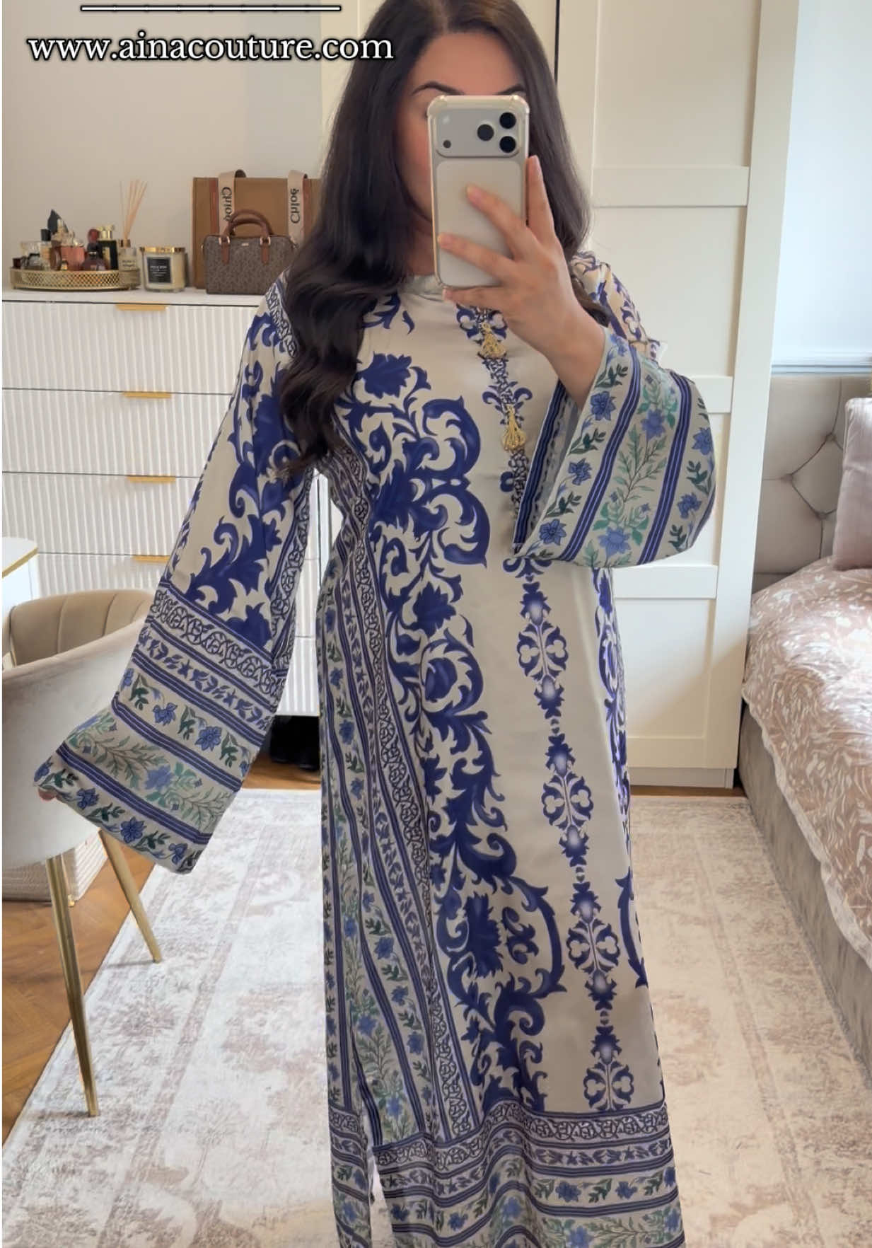 @Aina__couture