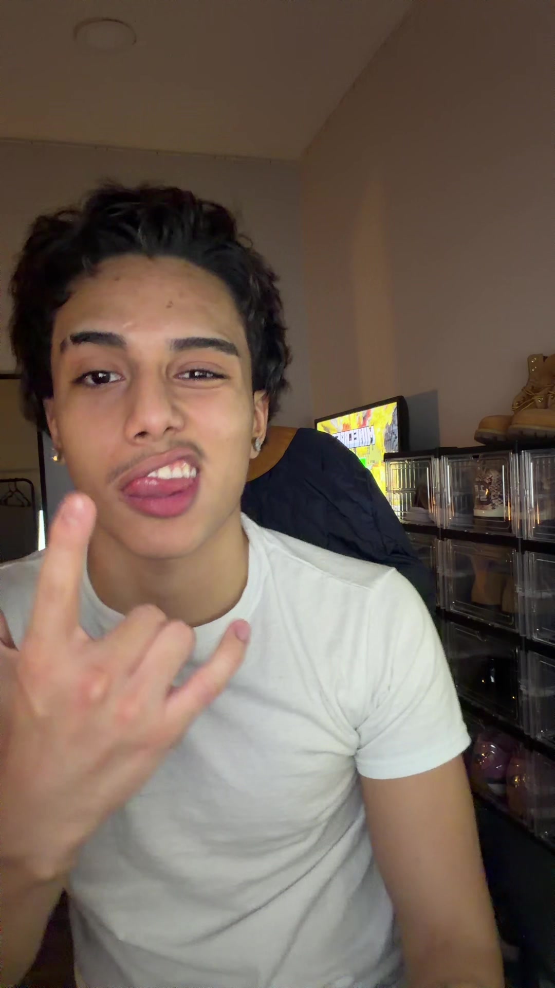 @Joelknockedd