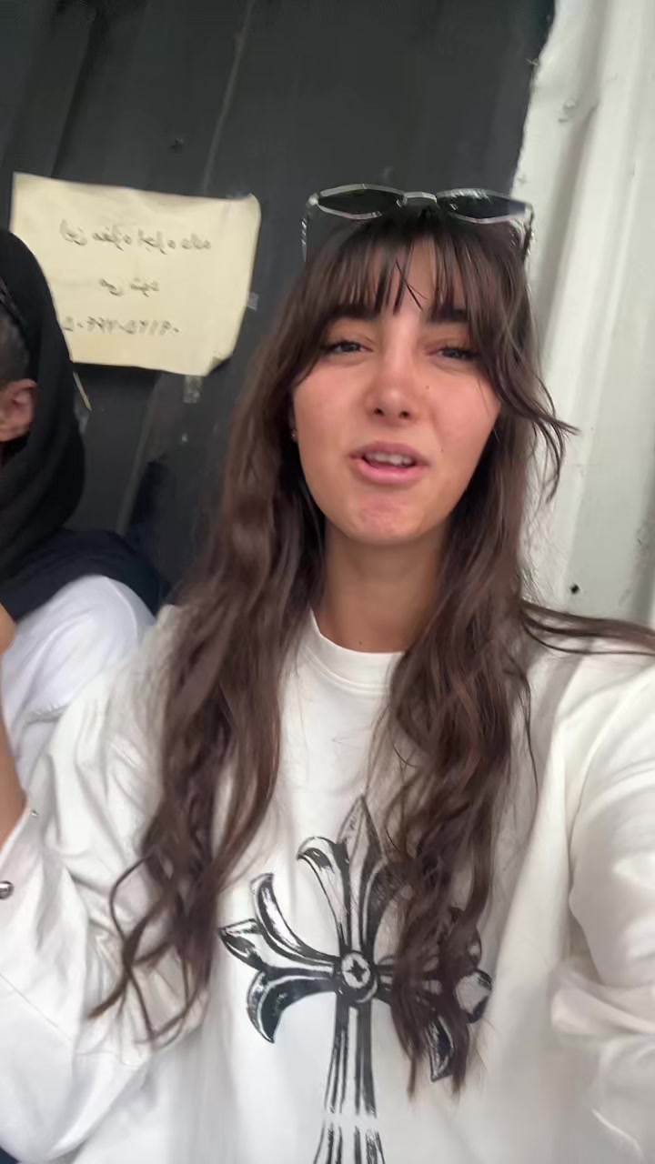 @Saniiii