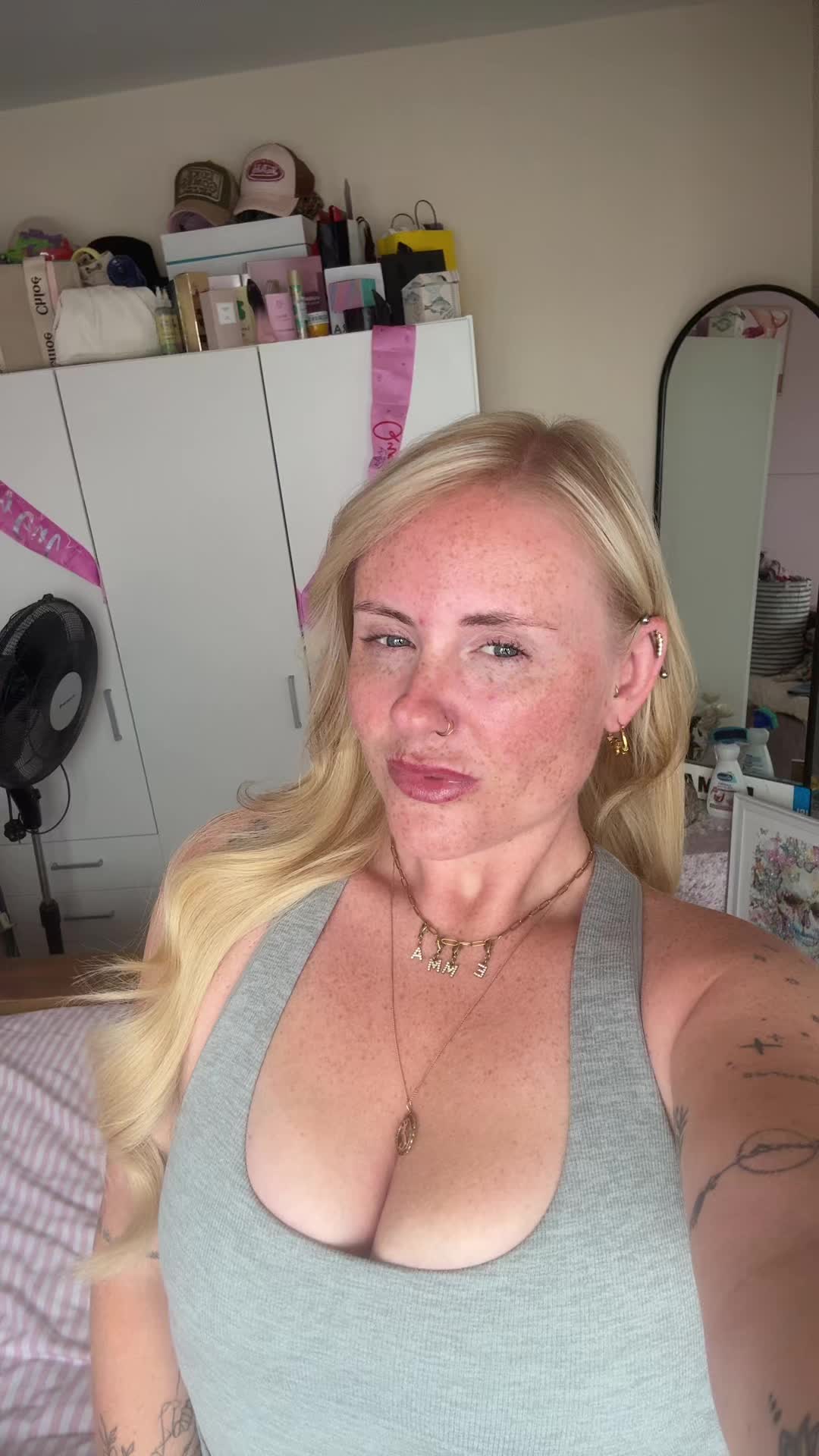 @Trueblondie