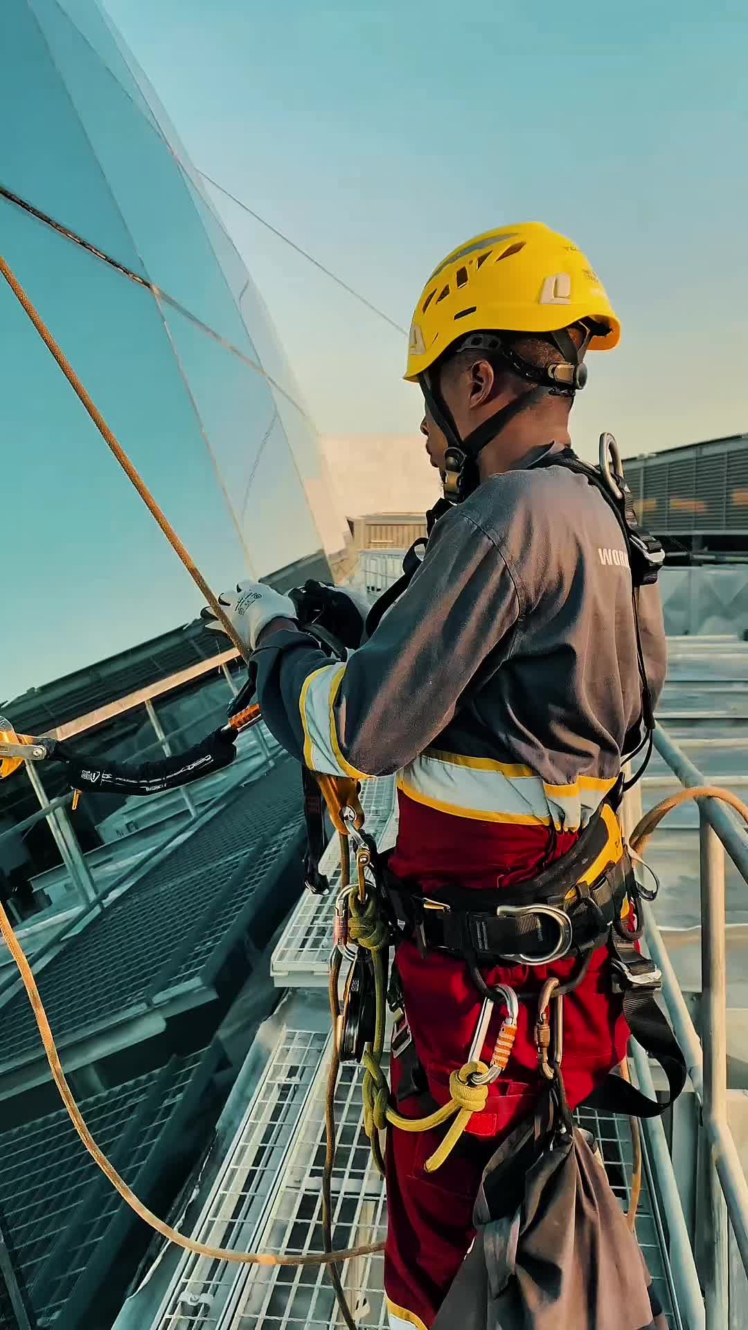 @𝑳𝒐𝒔𝒕 & 𝒇𝒐𝒖𝒏𝒅 🇦🇪 🌎