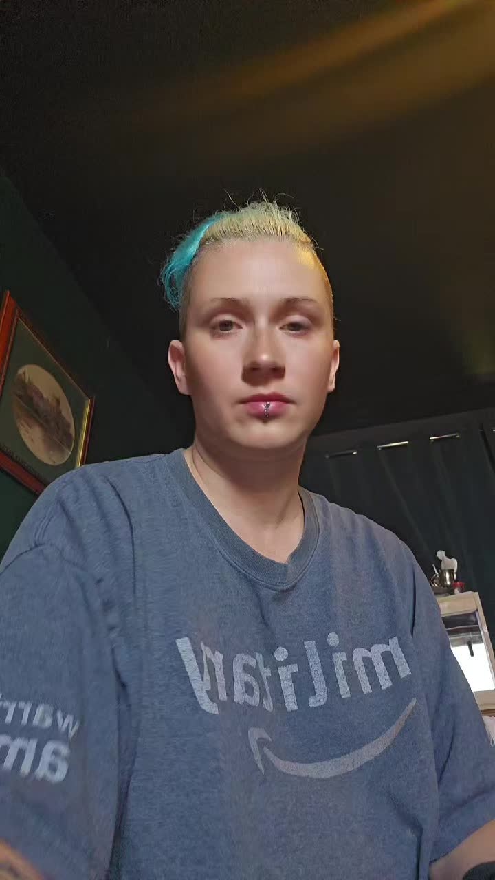 @Blue_haired_Barbie
