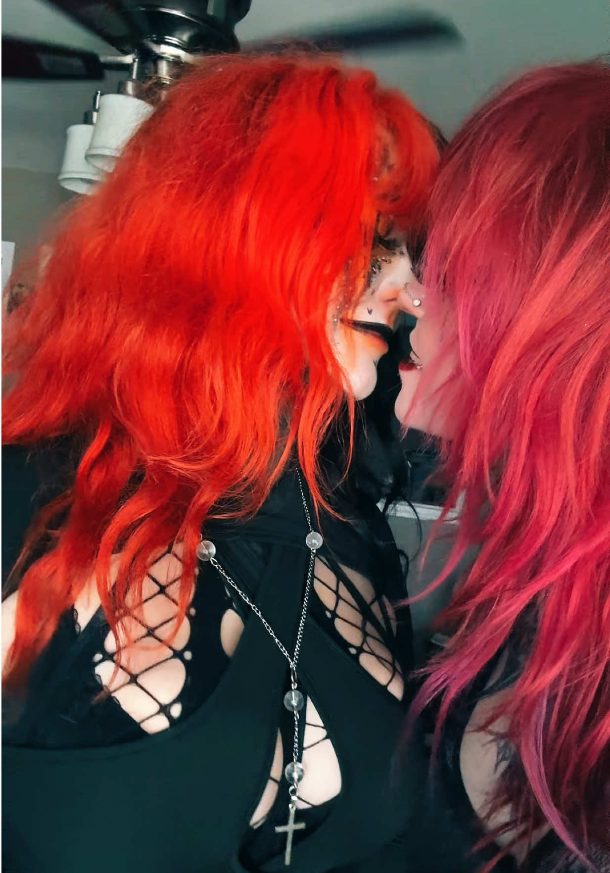 @Holofox