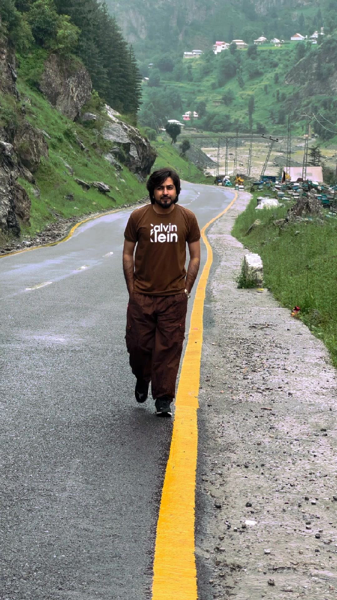 @HOZAIFA KHAN 😎