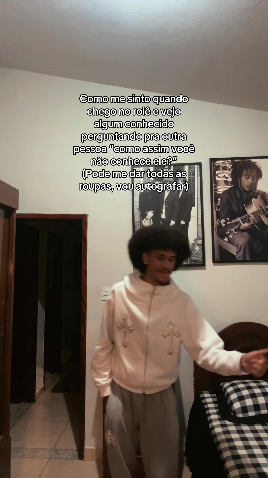 @neuvess_