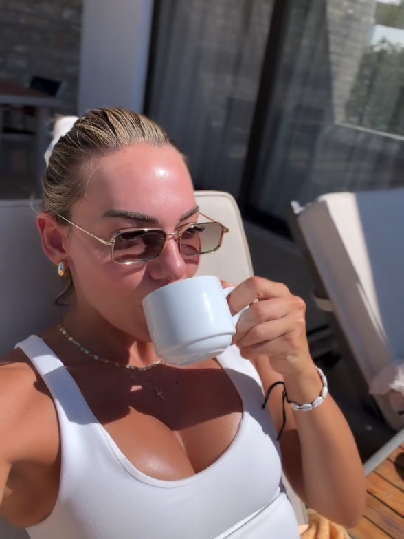 @imaleskou_fans