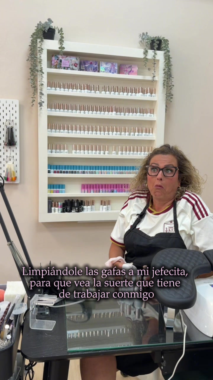 @ANG&Eacute;LICA CORRALES 💅🏼