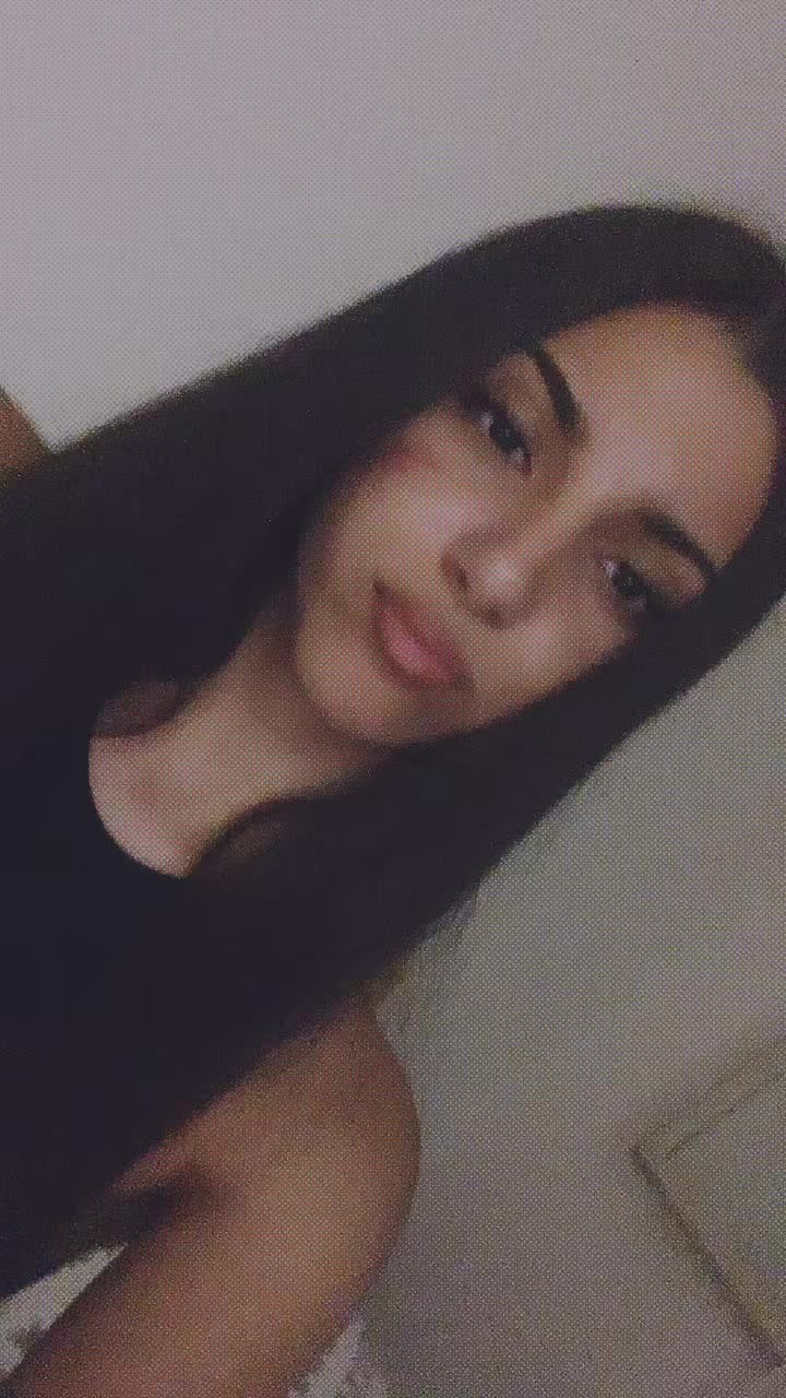 @Thereal𝓵𝓪𝓿𝓲𝓷𝓲𝓪💋