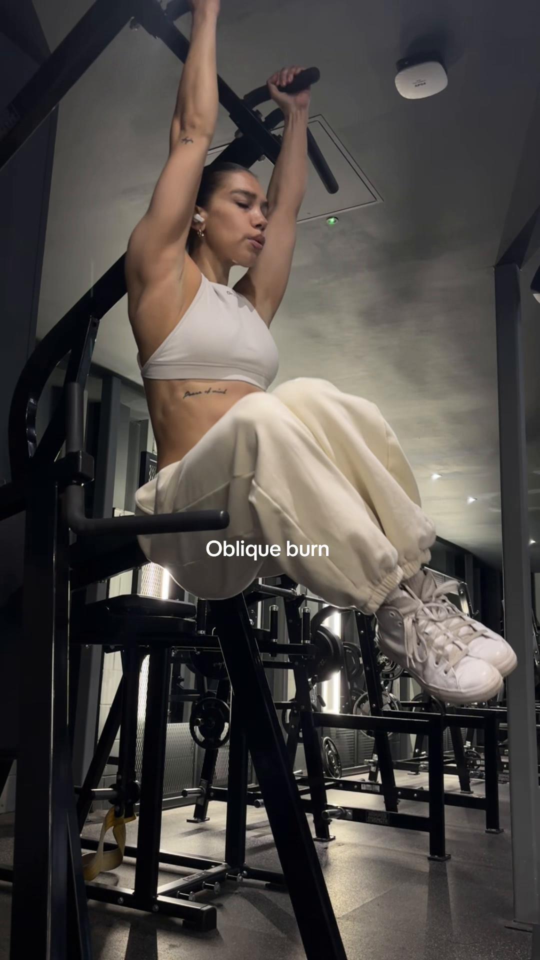 @curvedbydi