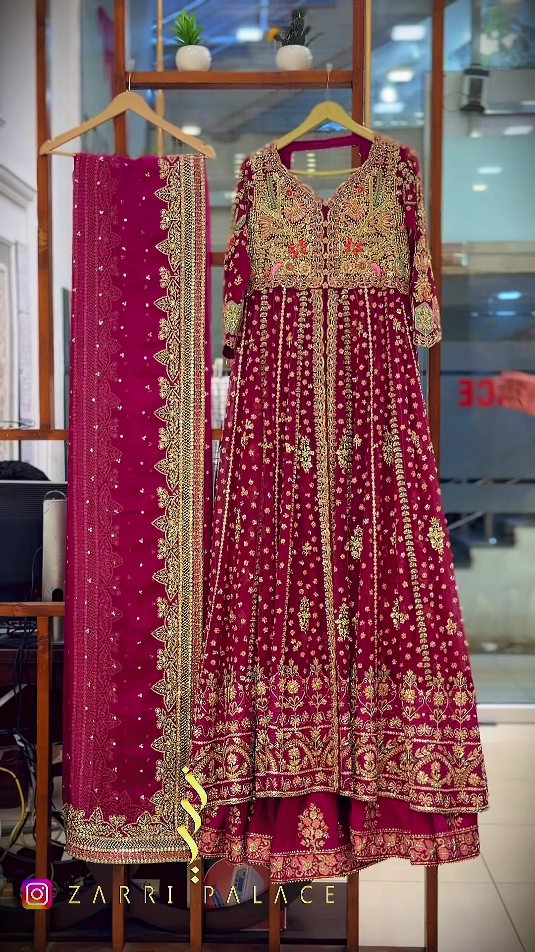 @zarri.palace
