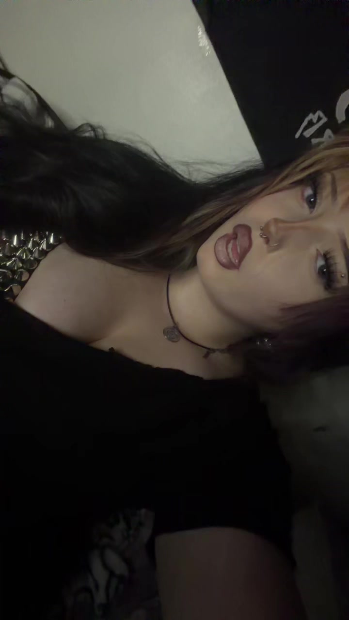 @???
