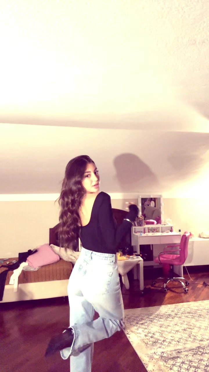 @𝓬𝓱𝓲𝓪𝓻𝓪