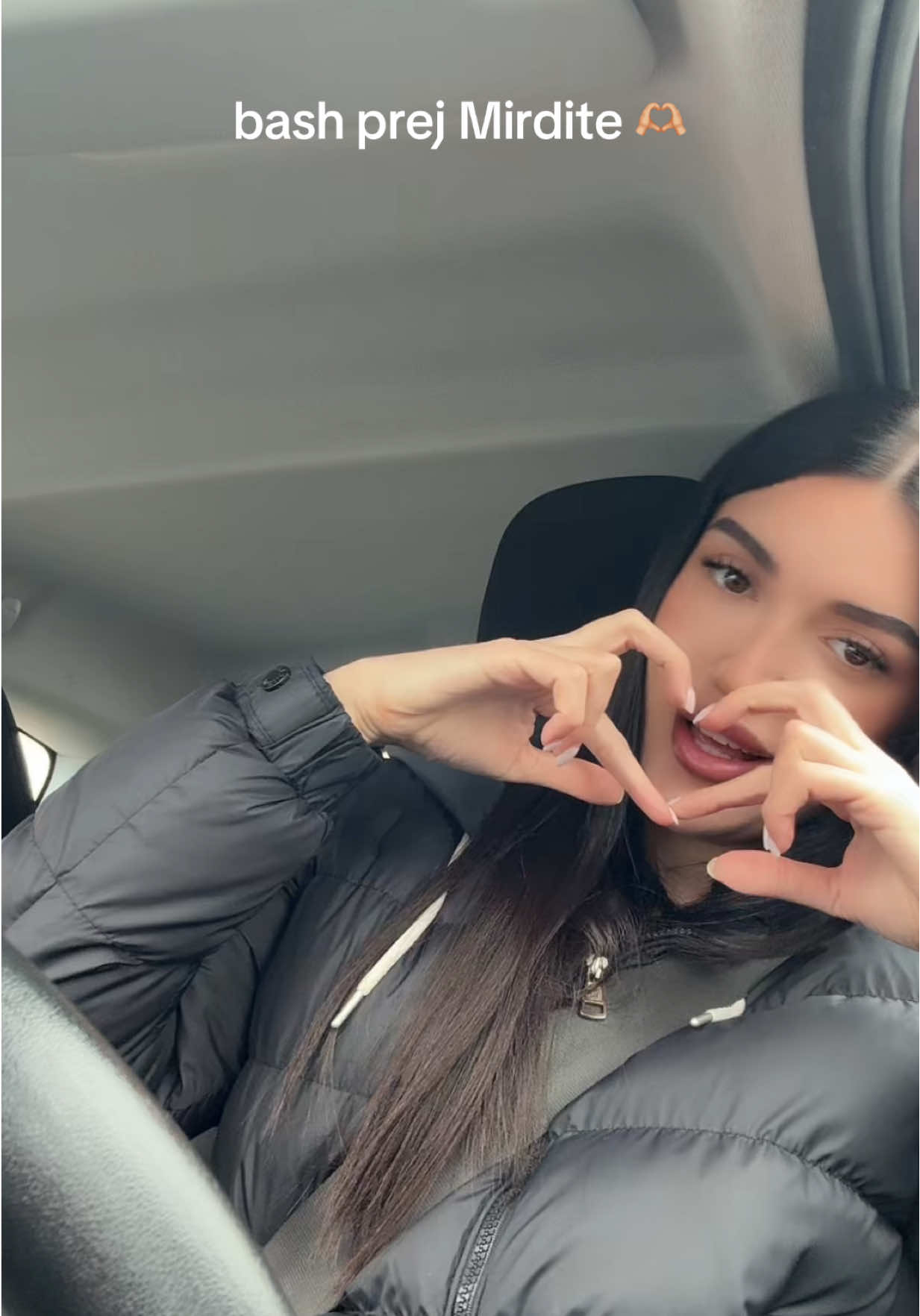 @𝐊laudia 𝐌arku