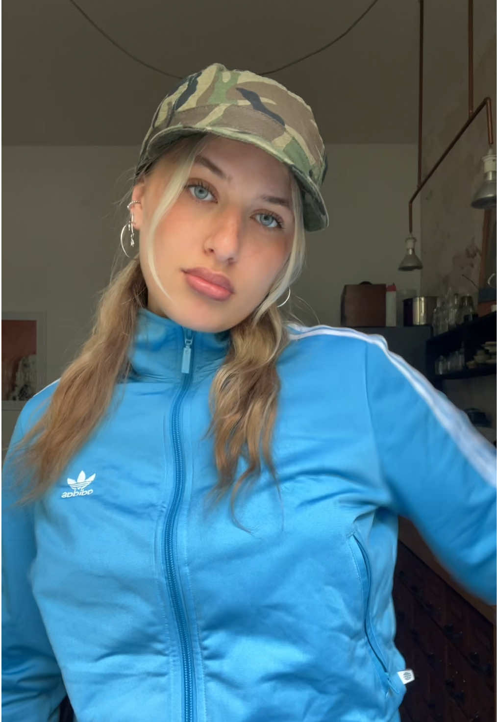 @zoeyjoline_
