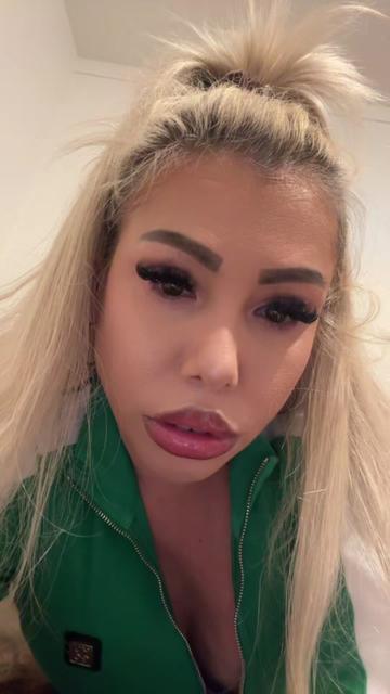 @Corina👄Stoyana😜