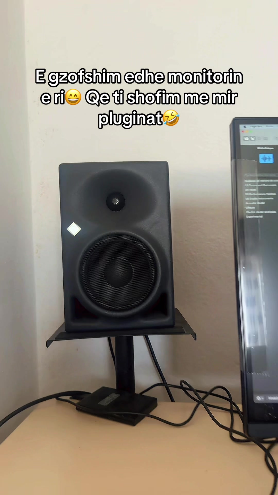 @𝗔𝗡𝗗𝗜 𝗞𝗢𝗥𝗥𝗔