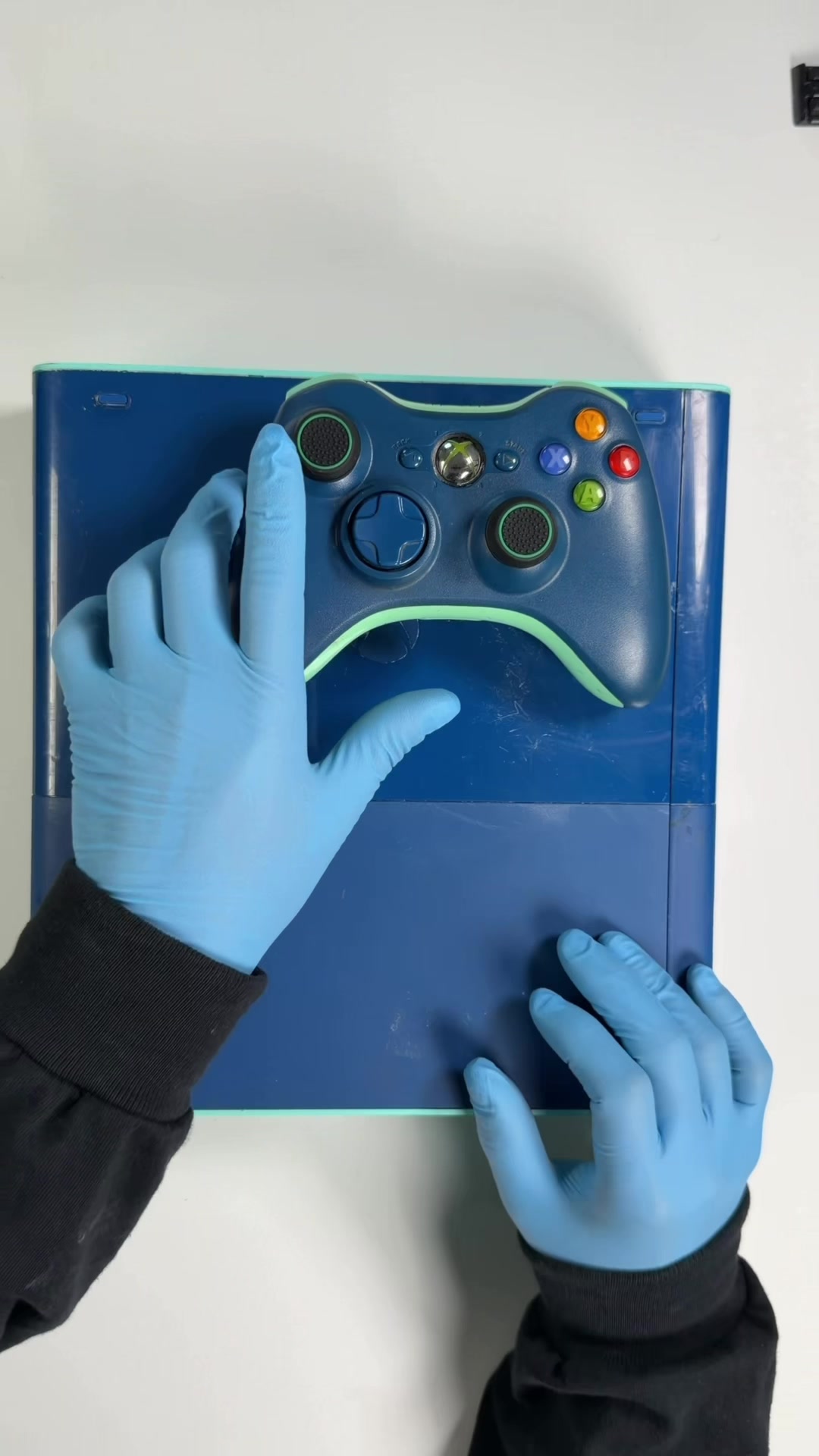@UnboxHighTech