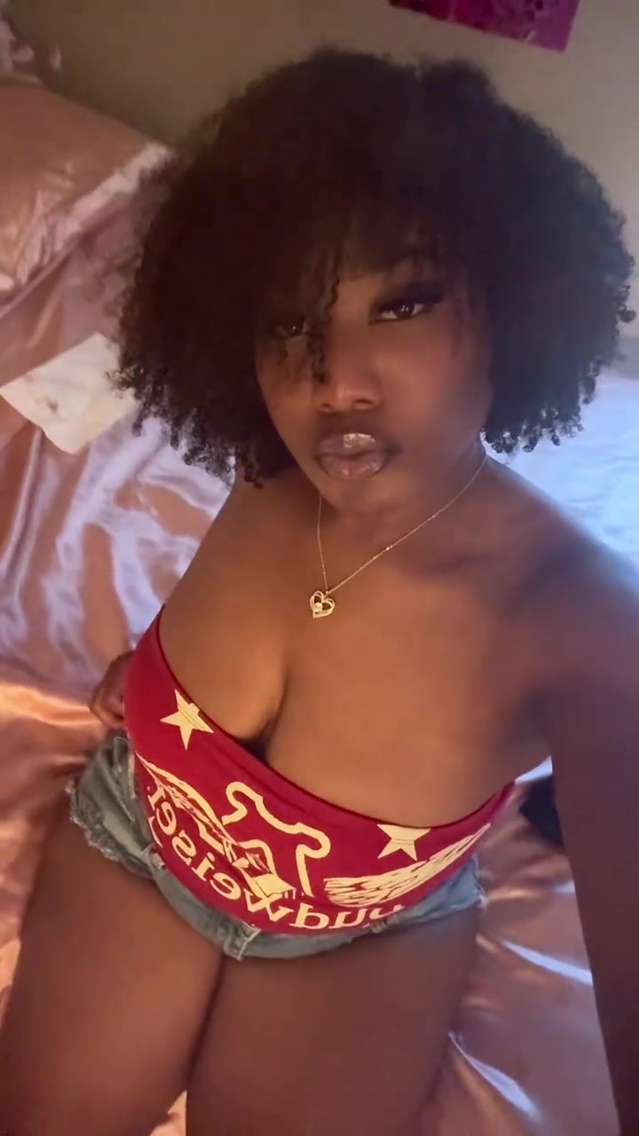 @nicoleee_