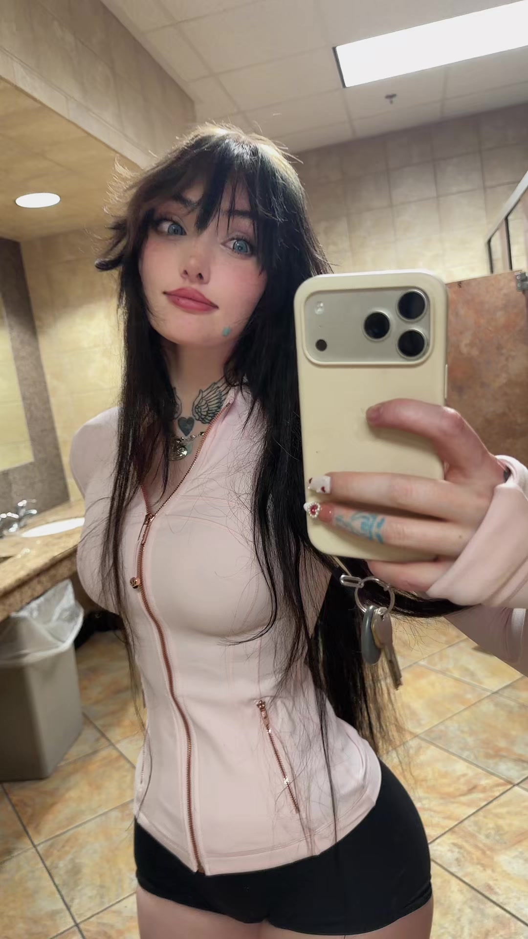 @Anajoy222