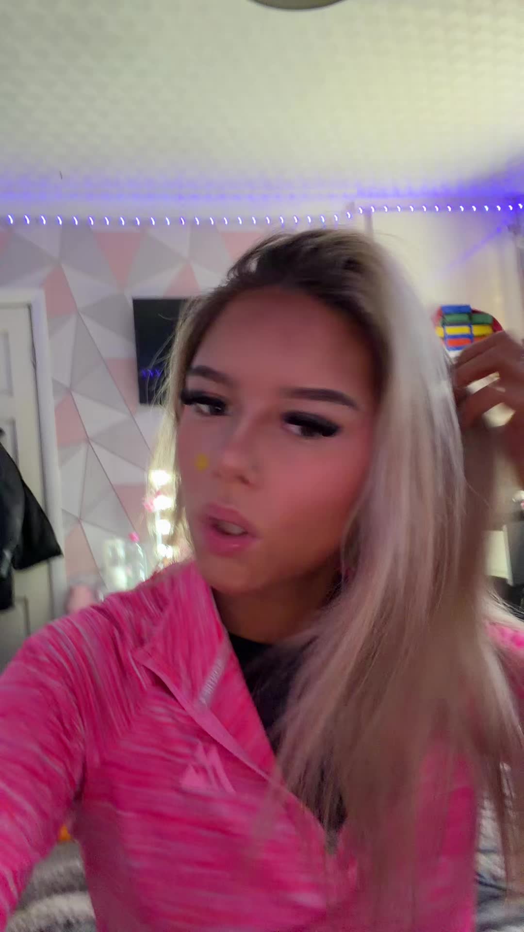 @𝐄𝐦𝐢𝐥𝐲 🤍