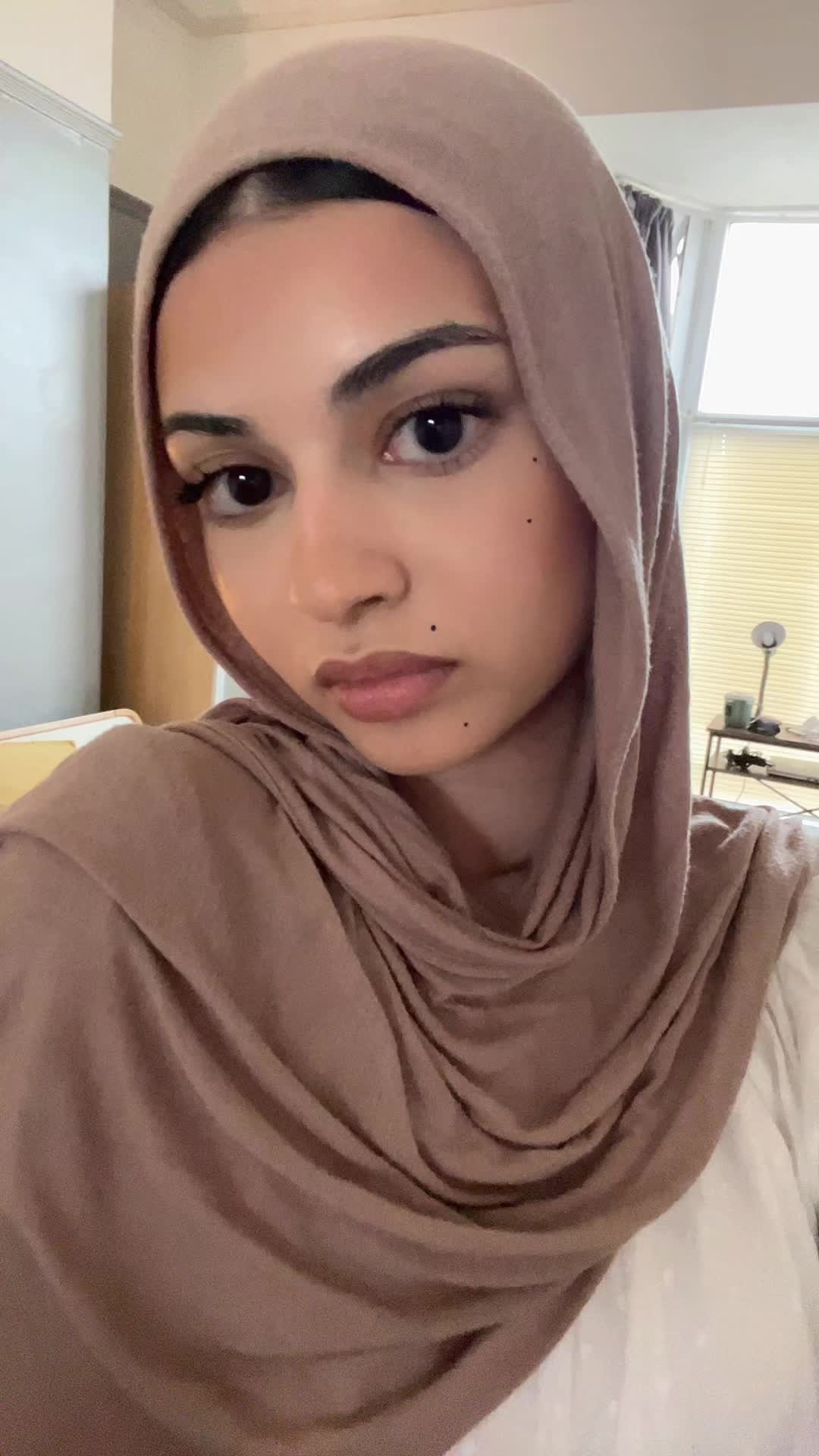 @johura
