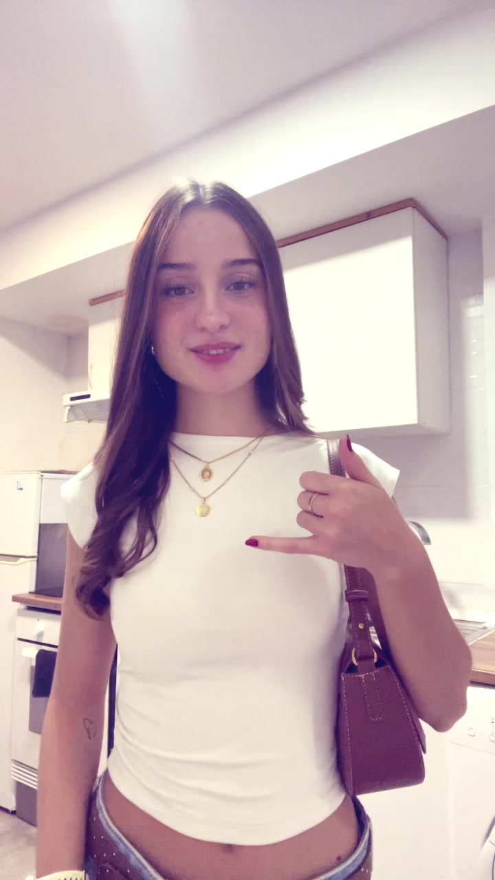 @𝐀𝐧𝐧𝐚🥀