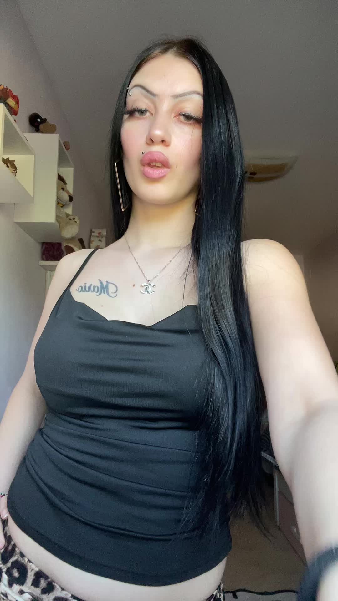 @PrettyWhenuKryy