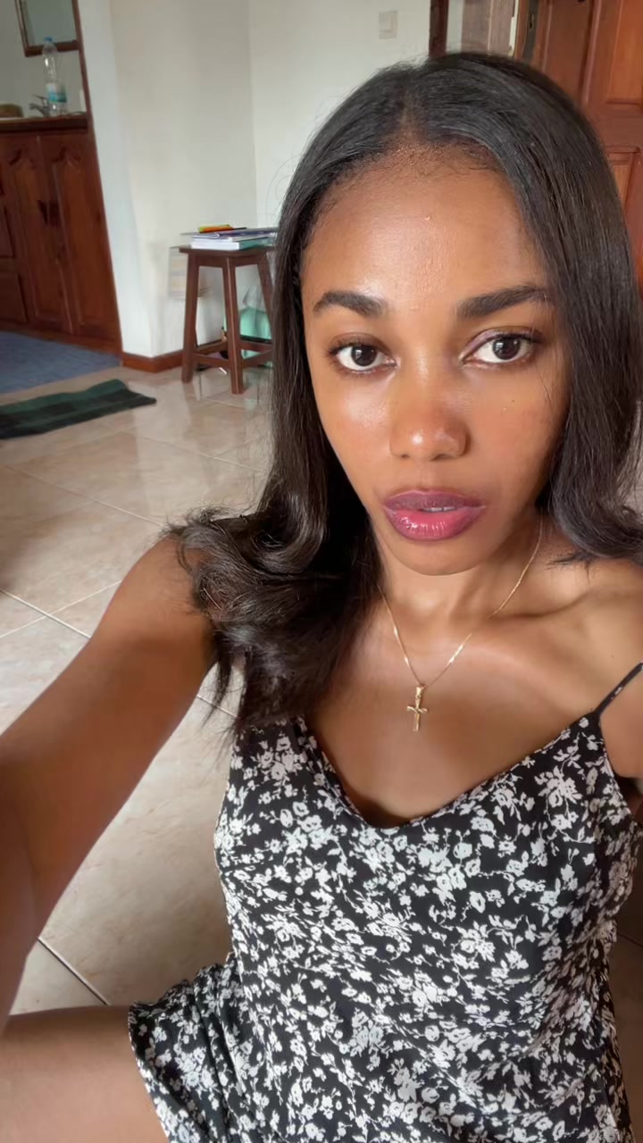 @Elle