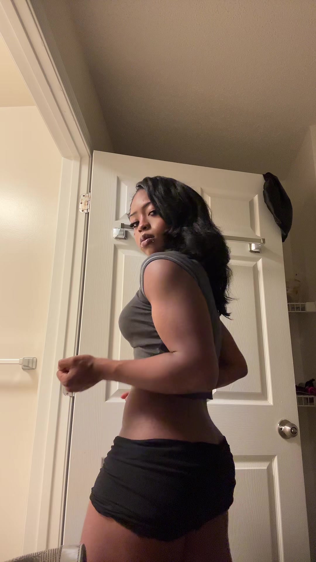 @y3iik00