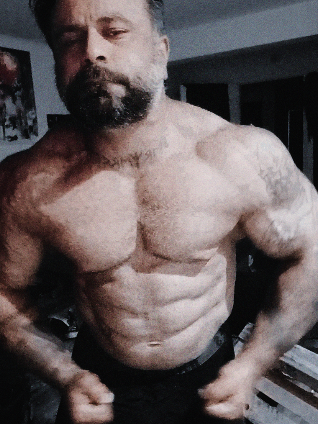 @Flesh_artist_1985