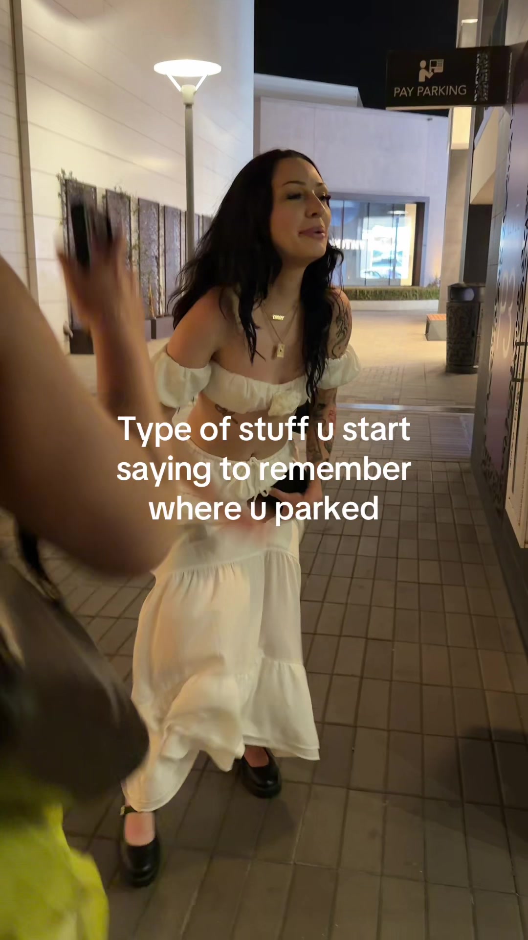 @malia