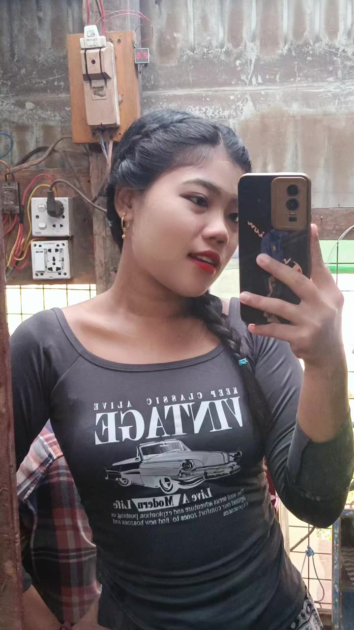 @Hnin Mooh Mooh Khing🖤