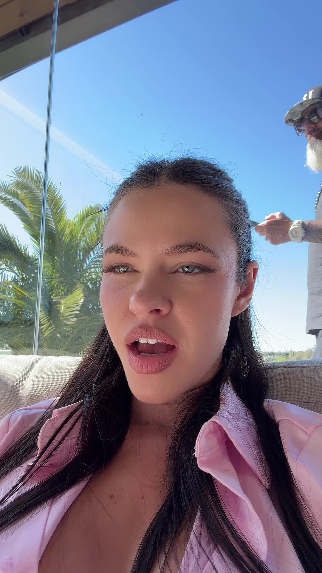 @rossavaxx