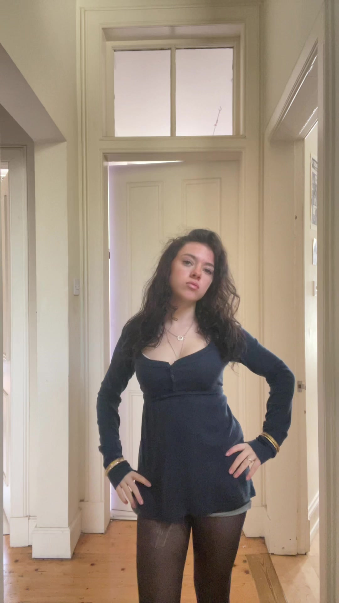 @E💫