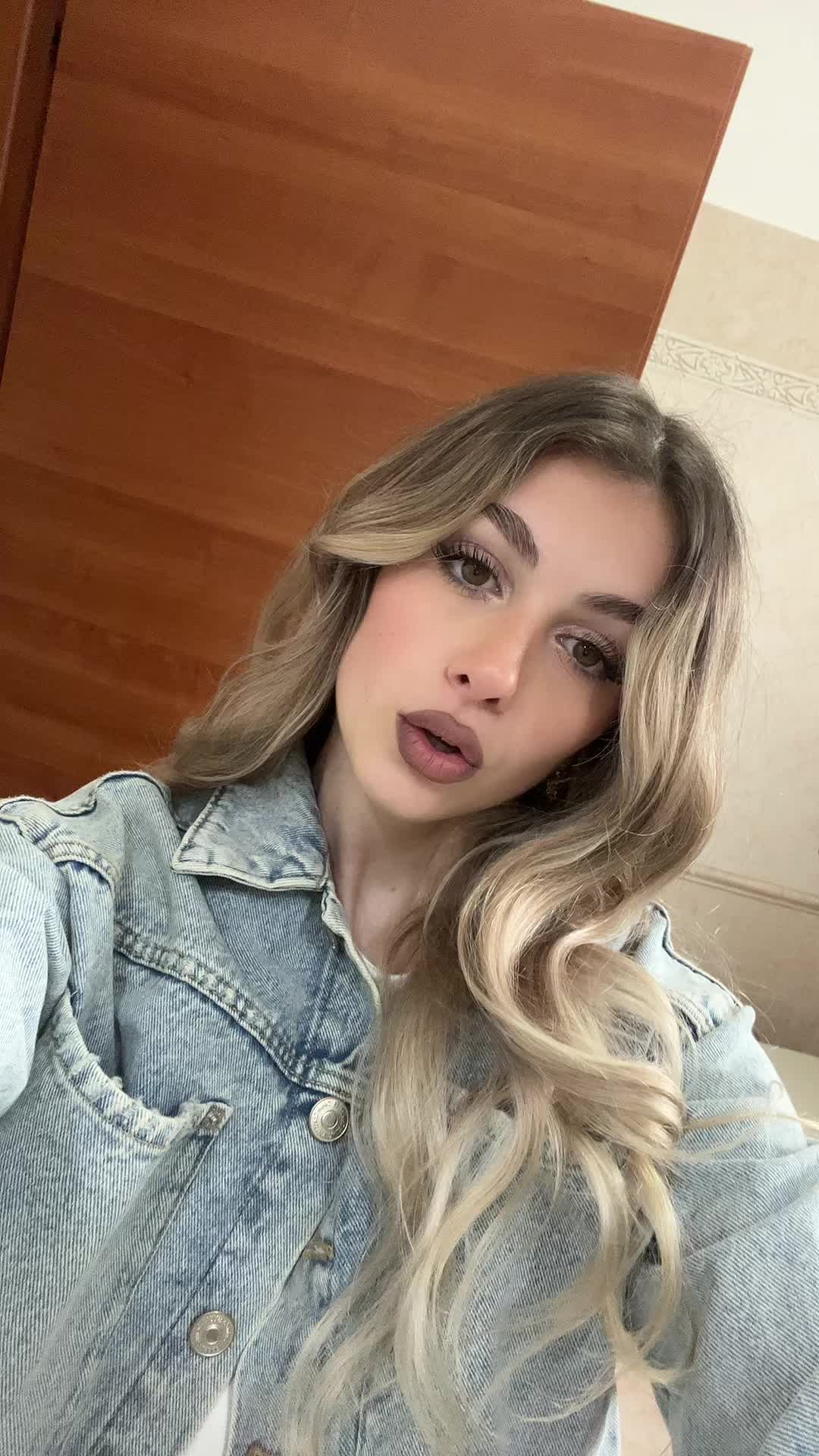 @vi