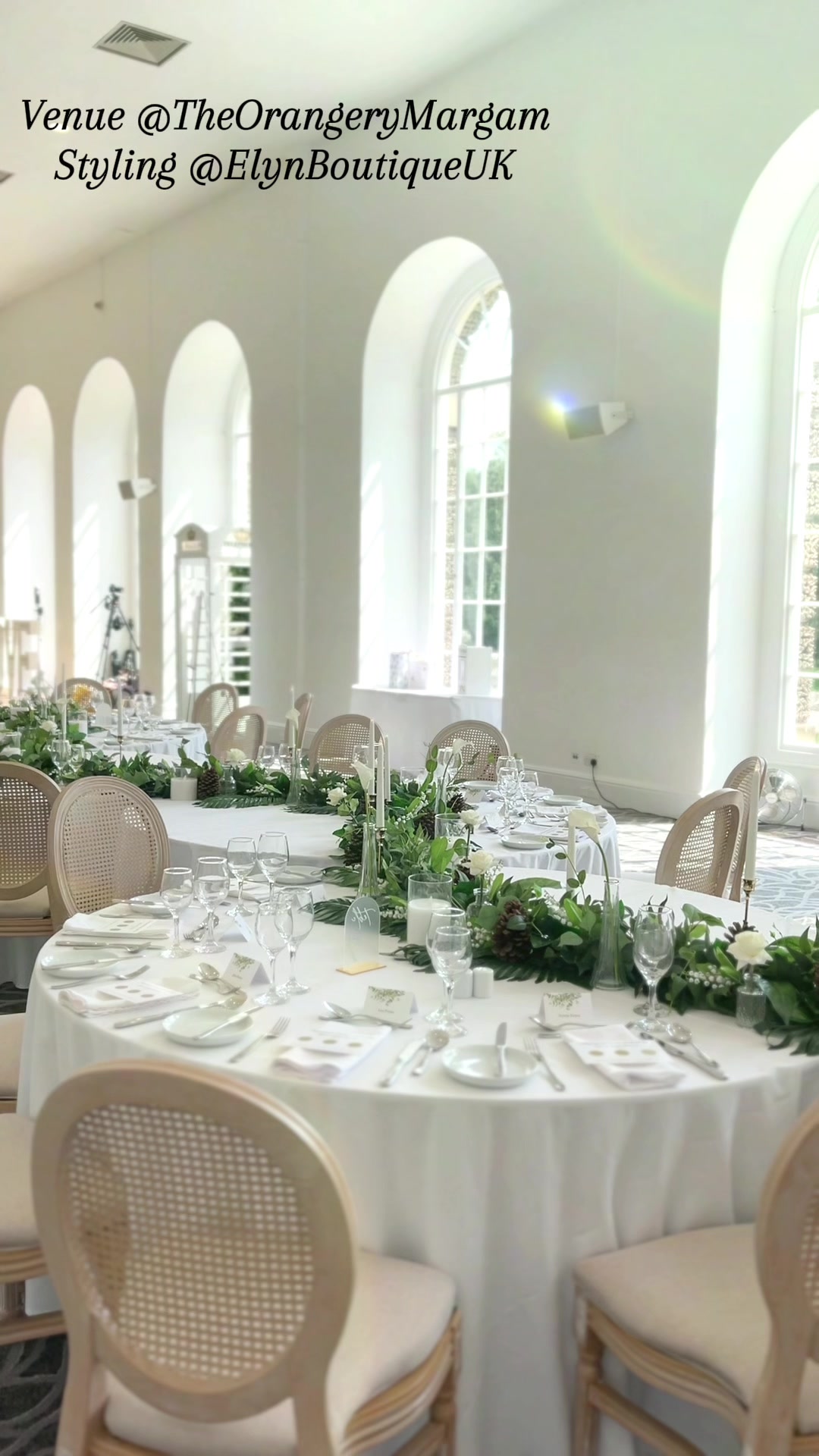 @Wedding flower & venue stylist