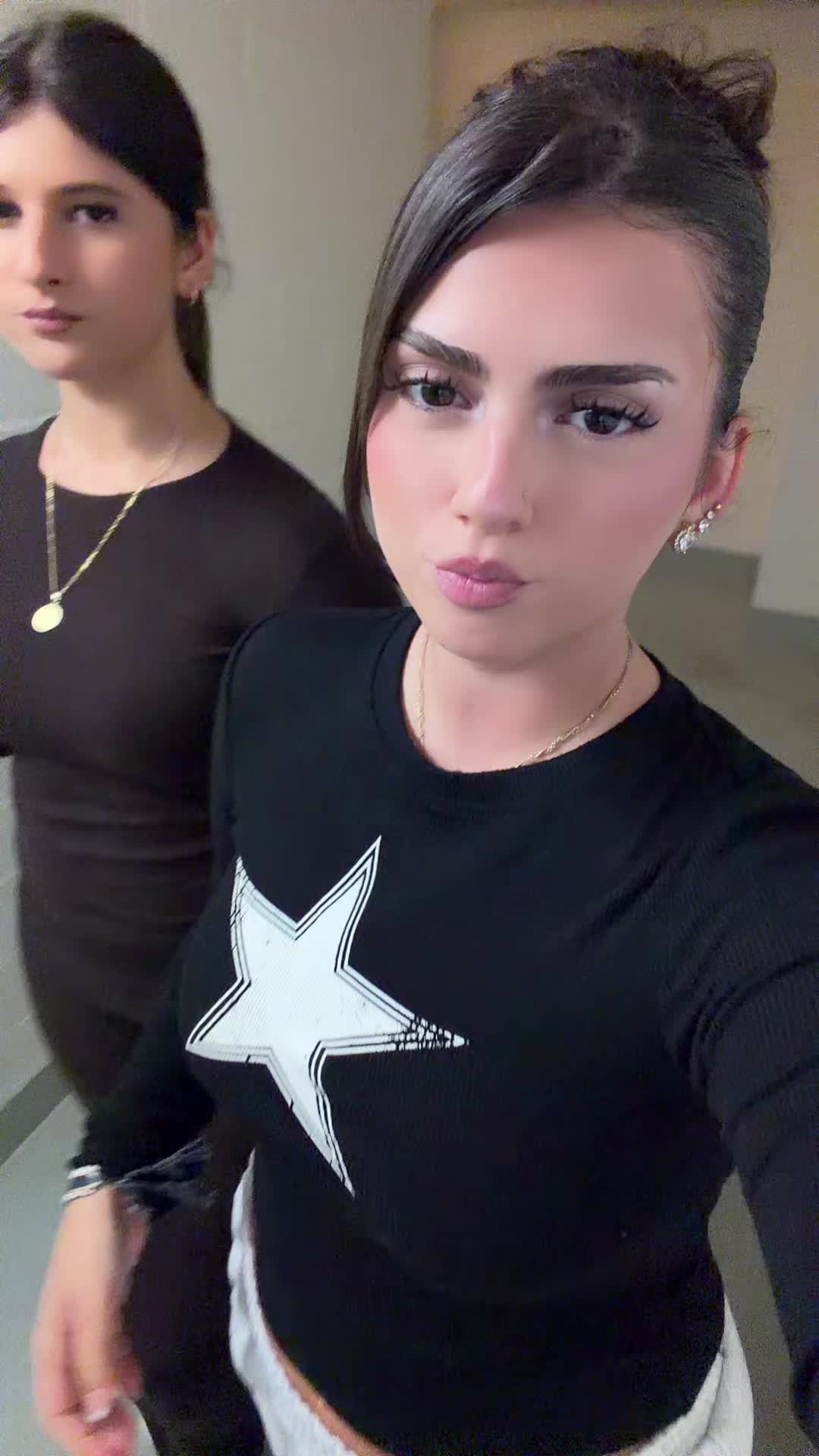 @🐚