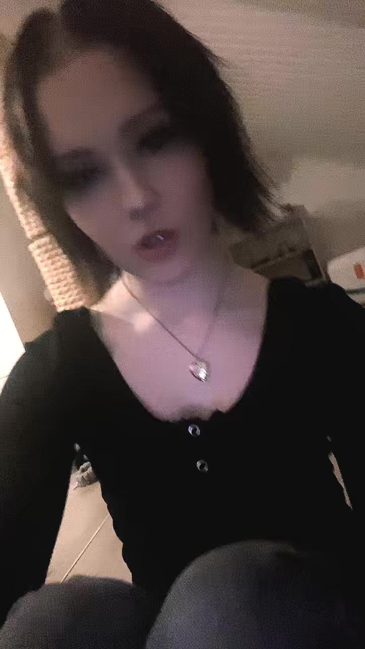 @Nela😼😼