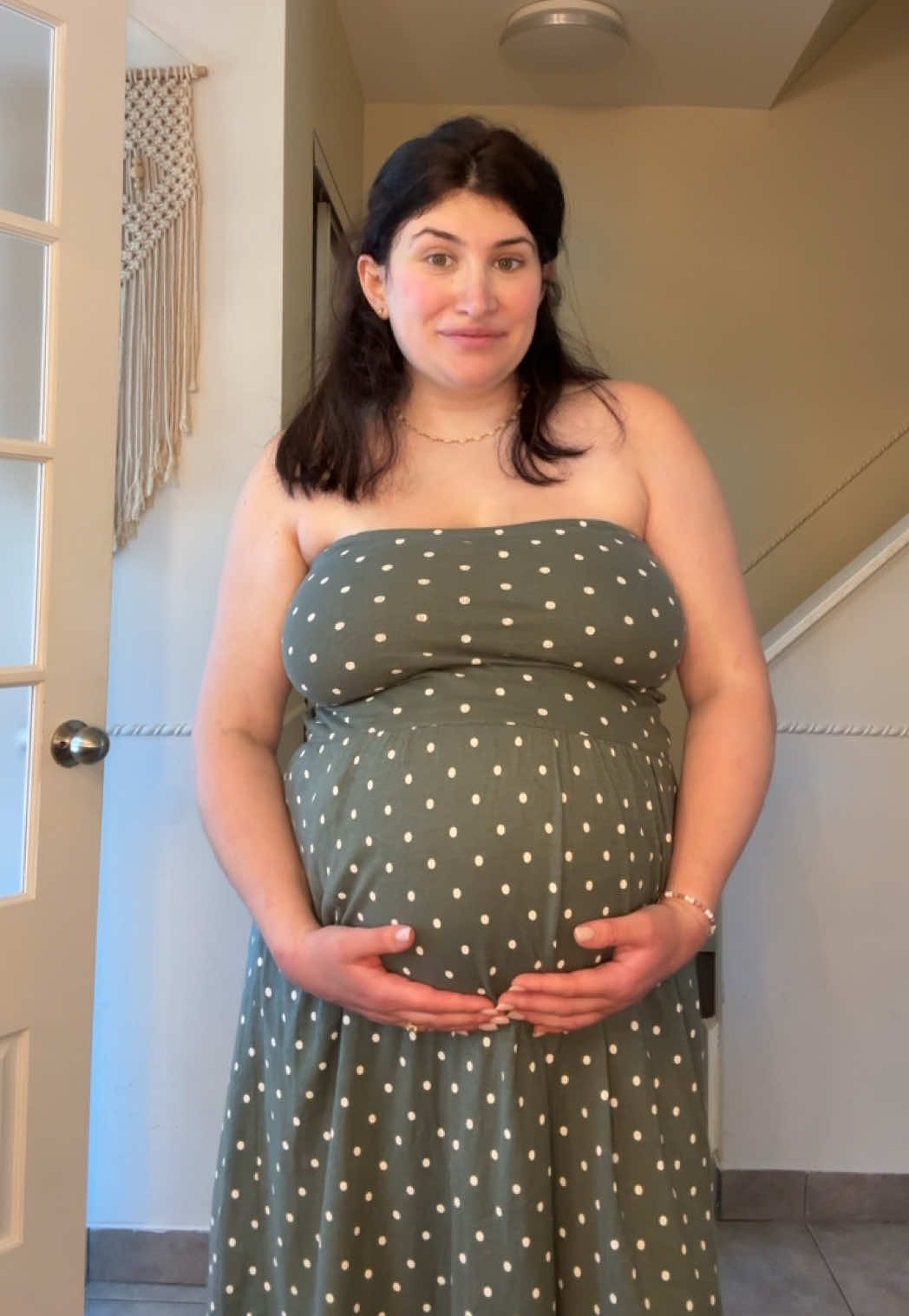 @Hannah &bull; Pregnant Toddler Mom
