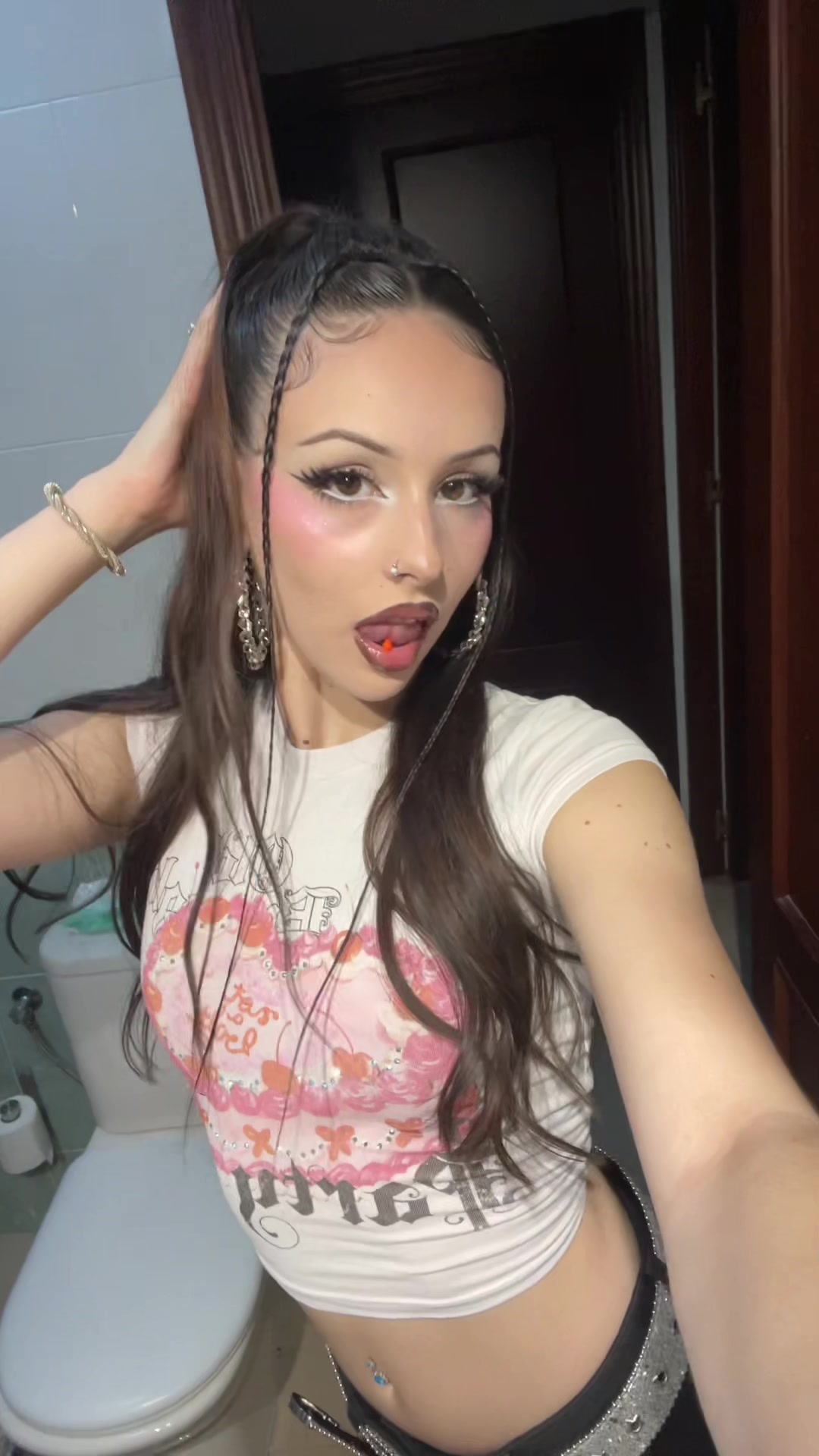 @🐰